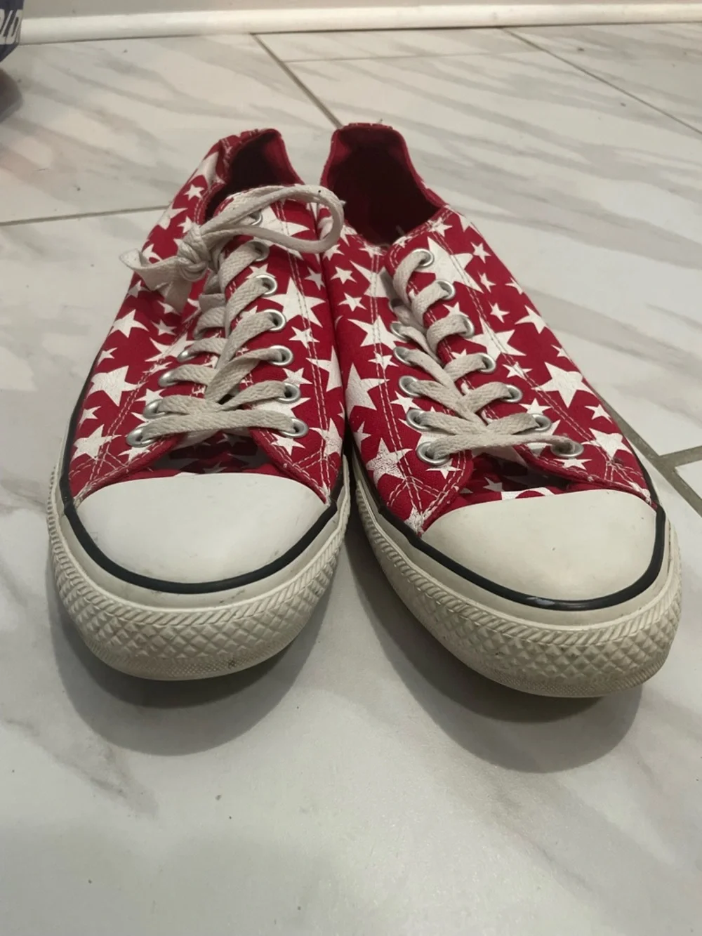 Converse Red Star-Print Low Top Sneakers - Picture 2 of 7